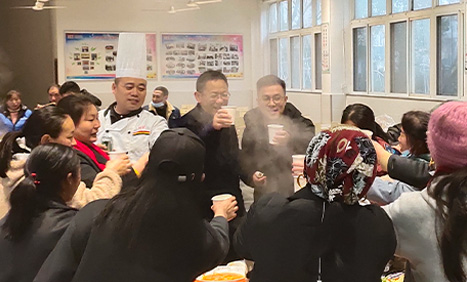 员工眷注  爱在w88win中文手机版